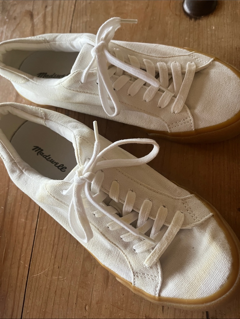 Madewell Canvas Sneakers with Gum Sole / Unisex W8.5 M7